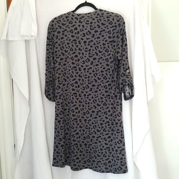 Dress - Picture 2 of 3